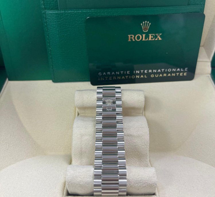 Rolex Day-date 40 Platinum Day-date 40 Fluted Bezel Ice Blue Baguette Dial 228236