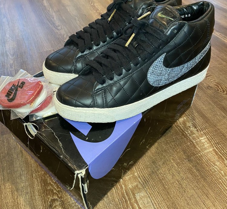 2006 Nike Sb Supreme Blazer Sneakers