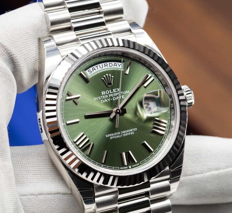 Rolex Day-date 40 Platinum Day-date 40 Olive Green Fluted 40mm 228236 2023 New Stickers
