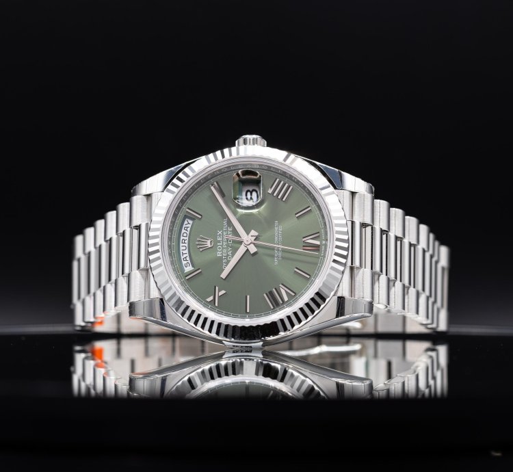 Rolex Day-date 40 Platinum Day-date 40 Olive Green Fluted 40mm 228236 2023 New Stickers