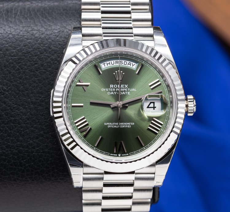 Rolex Day-date 40 Platinum Day-date 40 Olive Green Fluted 40mm 228236 2023 New Stickers