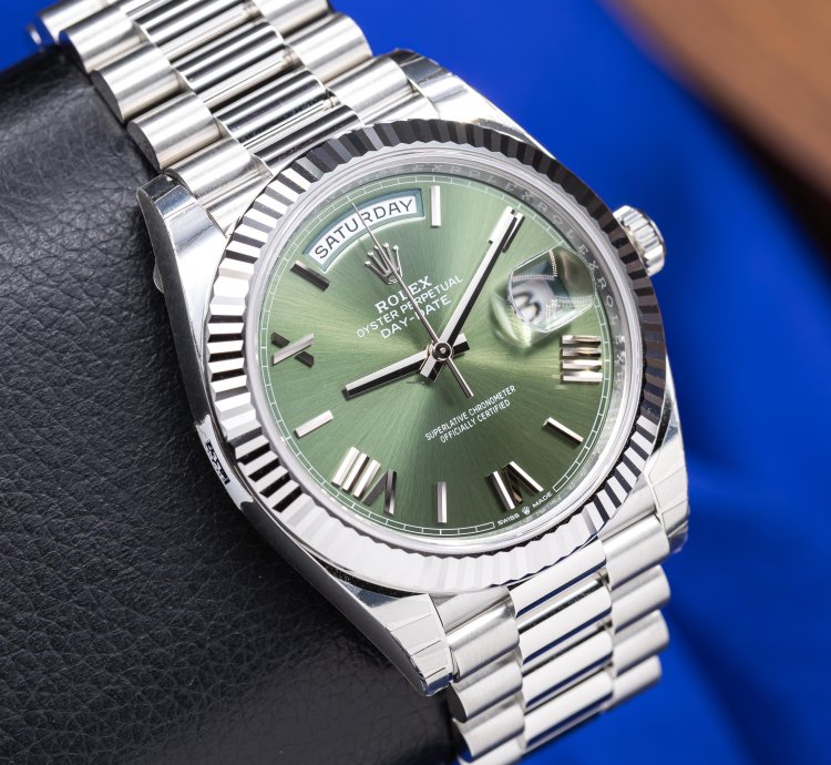 Rolex Day-date 40 Platinum Day-date 40 Olive Green Fluted 40mm 228236 2023 New Stickers