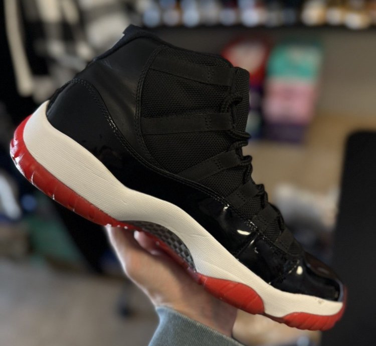 Jordan 11 Bred Playoff 2012 378037-010 Size 10 5