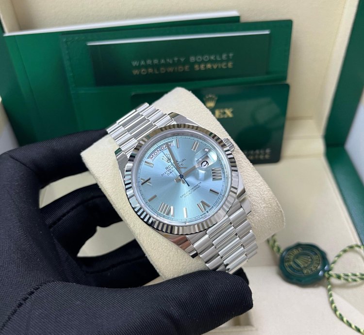Rolex Day-date 40 Platinum Day-date 40 Watch - Fluted Bezel - Ice Blue Roman Dial President Bracelet 228236