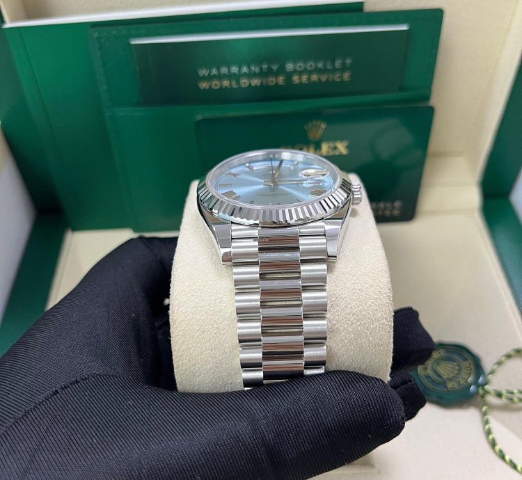 Rolex Day-date 40 Platinum Day-date 40 Watch - Fluted Bezel - Ice Blue Roman Dial President Bracelet 228236