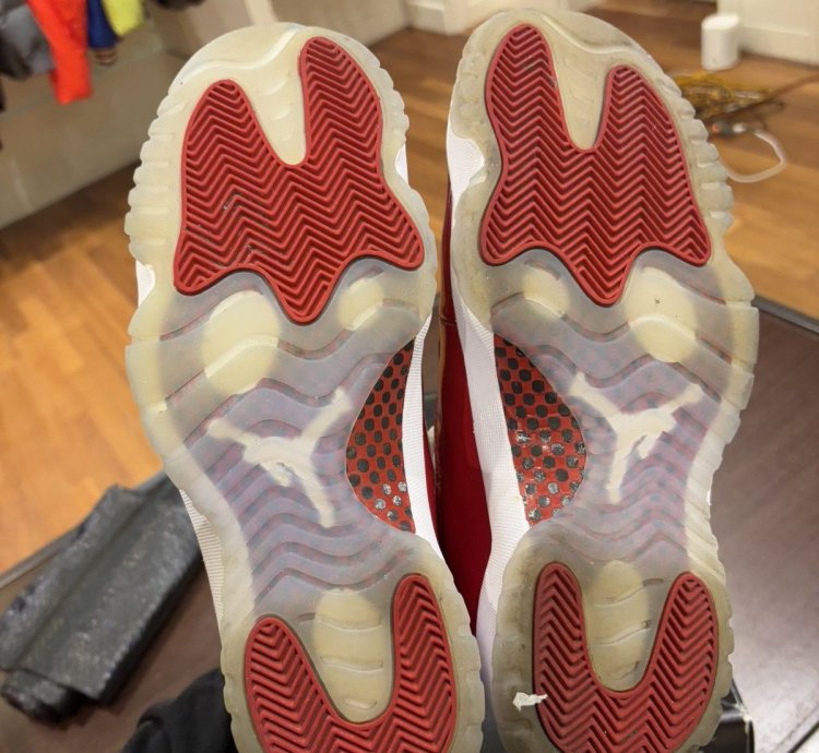 Jordan 11 Cherry Red