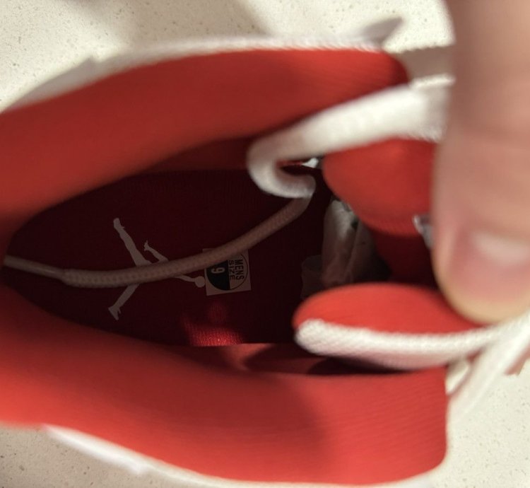 Jordan 11 Cherry Red