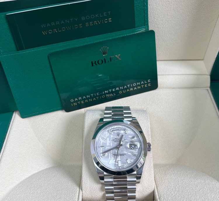 Rolex Day-date 40 Platinum Day-date Smooth Bezel Meteorite Baguette Diamond Dial President Bracelet 228206