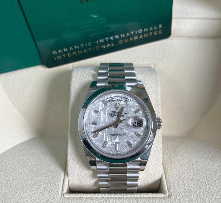 Rolex Day-date 40 Platinum Day-date Smooth Bezel Meteorite Baguette Diamond Dial President Bracelet 228206