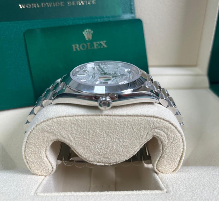 Rolex Day-date 40 Platinum Day-date Smooth Bezel Meteorite Baguette Diamond Dial President Bracelet 228206
