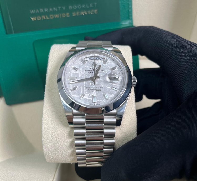Rolex Day-date 40 Platinum Day-date Smooth Bezel Meteorite Baguette Diamond Dial President Bracelet 228206