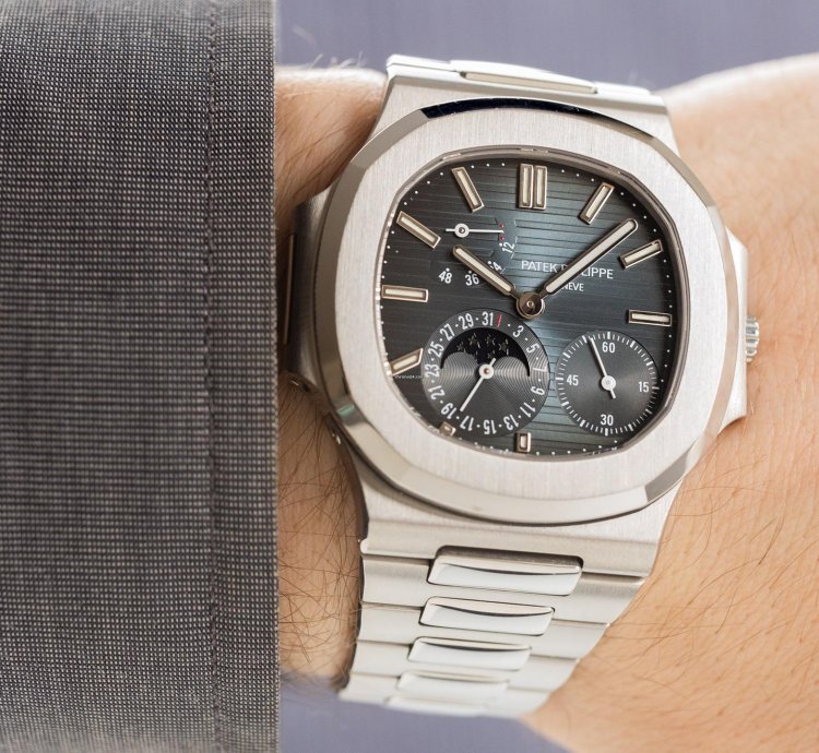Patek Philippe Nautilus Power Reserve Mark-1 Ref-3712-1a-001 Steel Three Red Dots Box Extract Bj 2005 Patek Service 2023 Excellent
