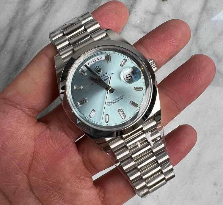 Rolex Day-date 40 Platinum Ice Blue Baguette