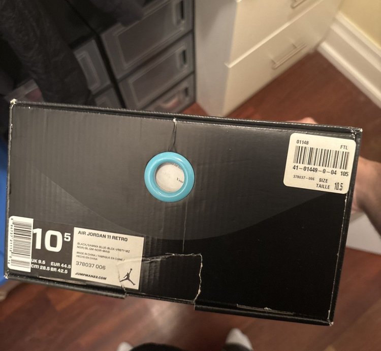 Jordan 11 Gamma - Like New