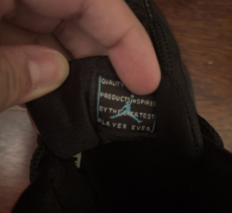 Jordan 11 Gamma - Like New