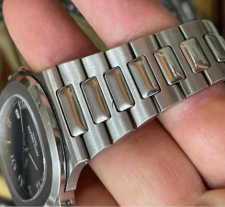 Patek Philippe Nautilus Power Reserve Riserva Carica Full Set Never Polished