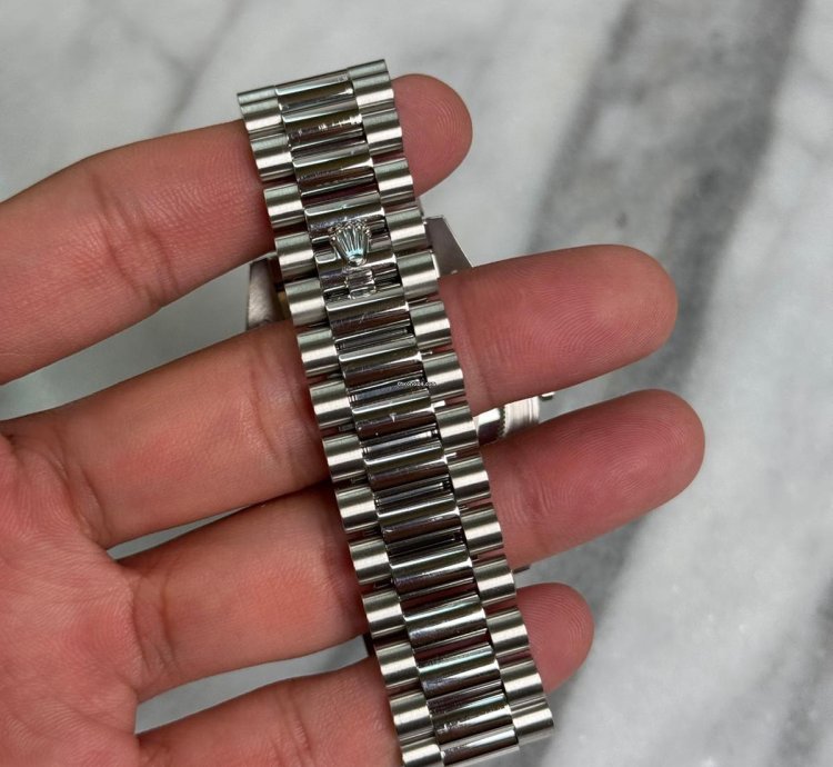 Rolex Day-date 40 Platinum Ice Blue Roman