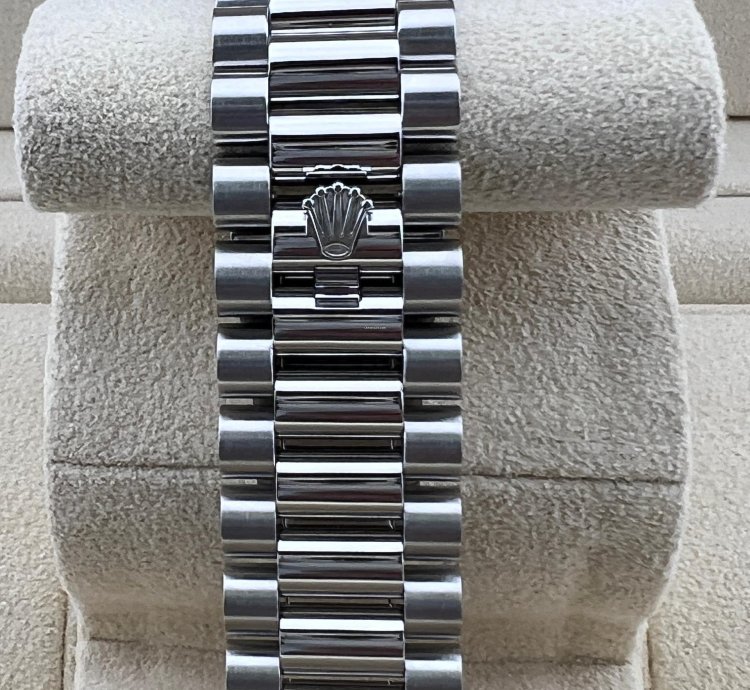 Rolex Day-date 40 Platinum Motif Ice Blue With Factory Arabic Calendar