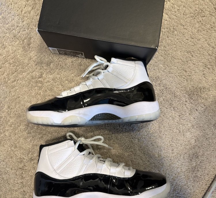 Jordan 11 Gratitude Size 10 5