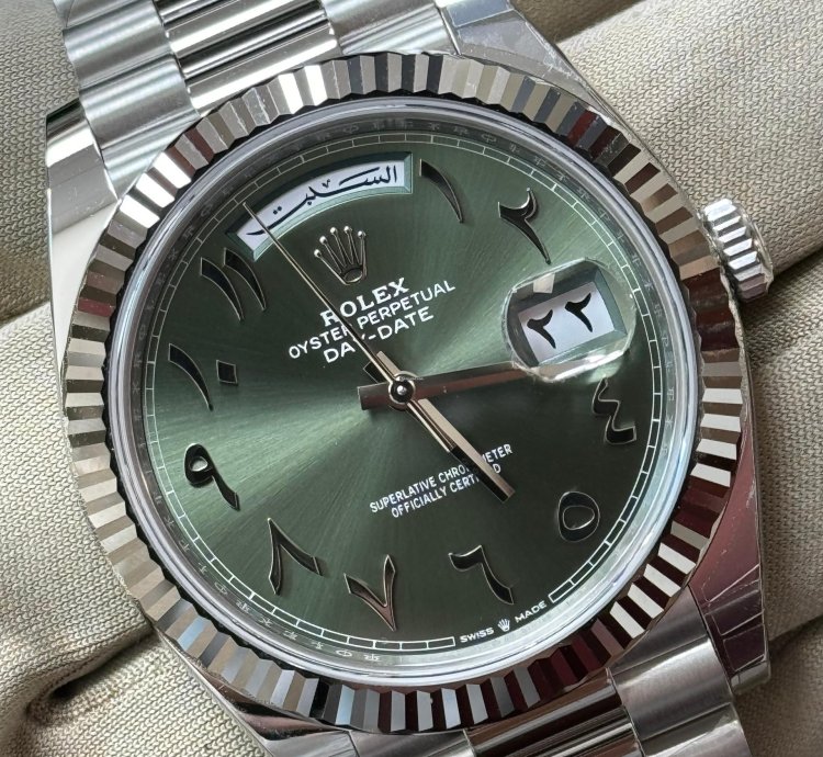 Rolex Day-date 40 Platinum Olive Green Arabic Dial 40 Mm