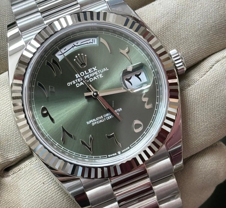 Rolex Day-date 40 Platinum Olive Green Arabic Dial 40 Mm