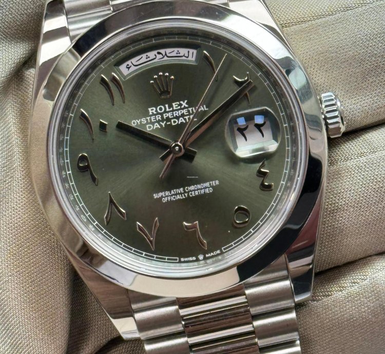 Rolex Day-date 40 Platinum Olive Green Smooth Bezel Arabic Dial 40 Mm