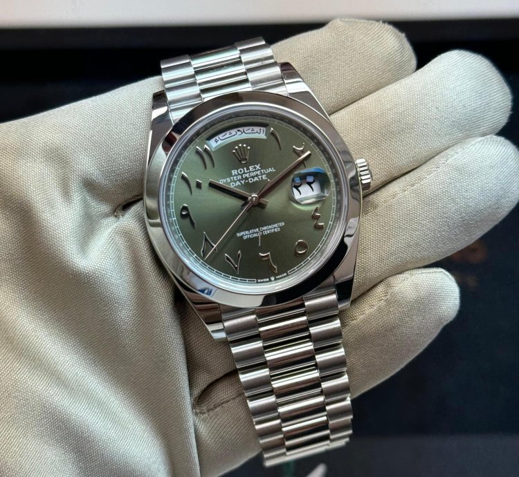 Rolex Day-date 40 Platinum Olive Green Smooth Bezel Arabic Dial 40 Mm