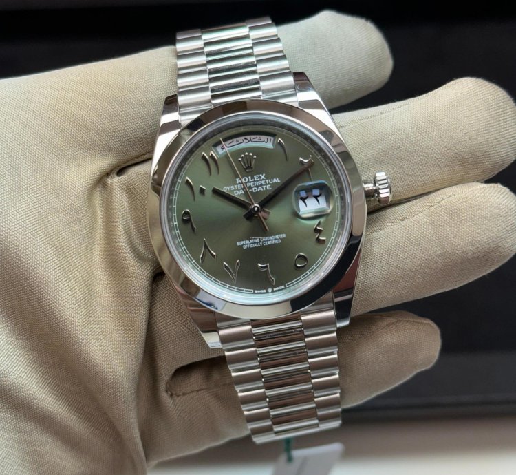 Rolex Day-date 40 Platinum Olive Green Smooth Bezel Arabic Dial 40 Mm