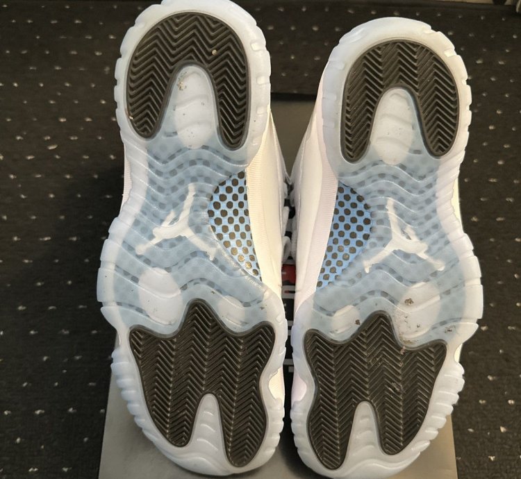 Jordan 11 Legend Blue