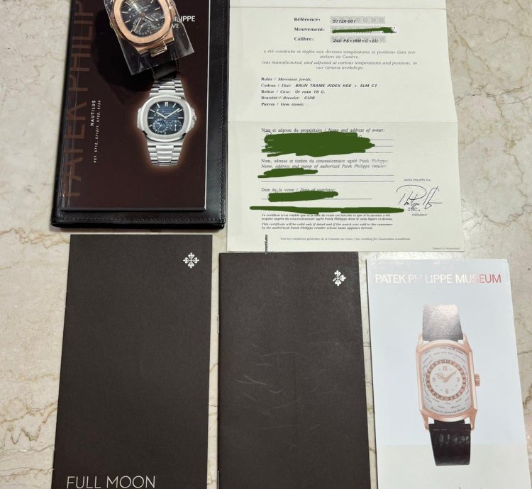Patek Philippe Nautilus Pre-owned Rose Gold Nautilus 5712r Moonphase