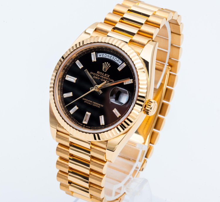 Rolex Day-date 40 President 228238 Yellow Gold Black Baguette Dial
