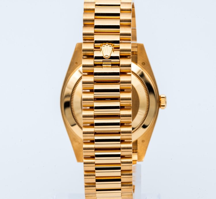 Rolex Day-date 40 President 228238 Yellow Gold Black Baguette Dial