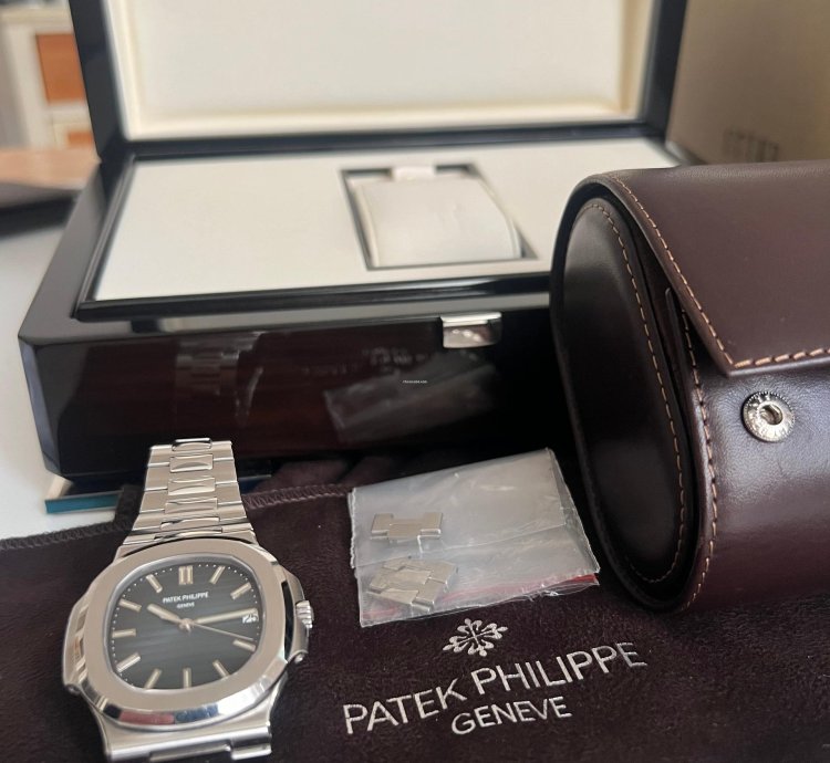 Patek Philippe Nautilus Rare Patek 5711 1a Genta Design Geneva Seal Led Dial Service