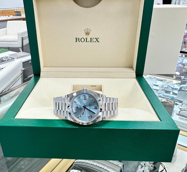 Rolex Day-date 40 President 40mm Day-date 228206 Platinum Ice Blue Roman Dial Unworn