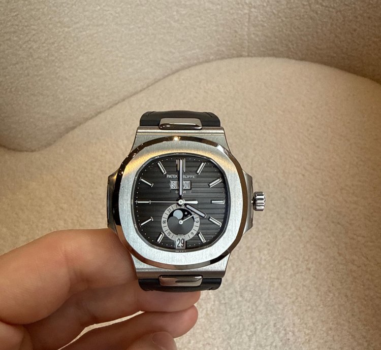 Patek Philippe Nautilus Rarely Used Full Set