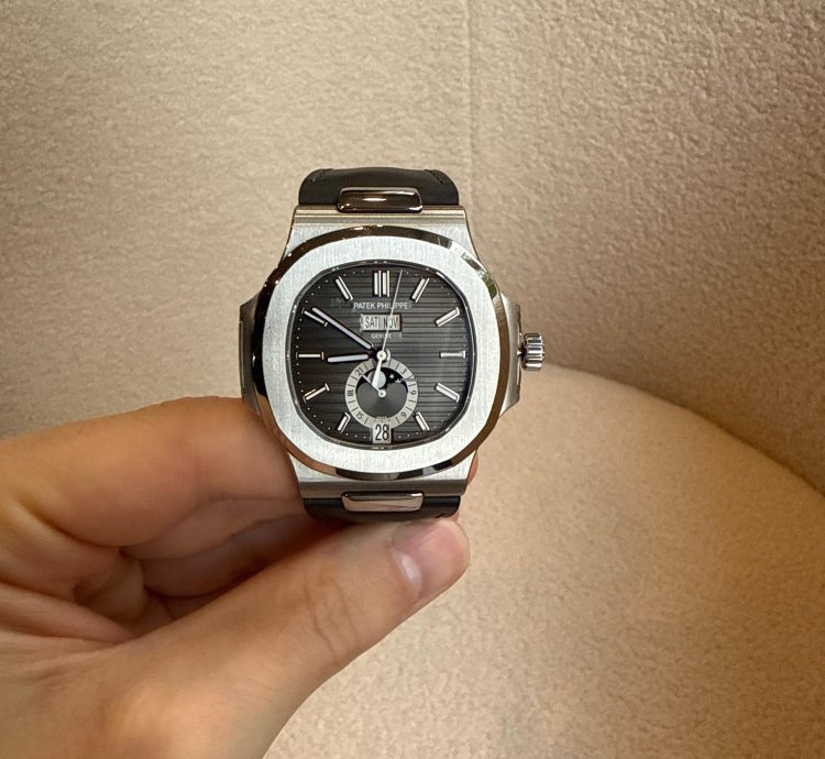 Patek Philippe Nautilus Rarely Used Full Set