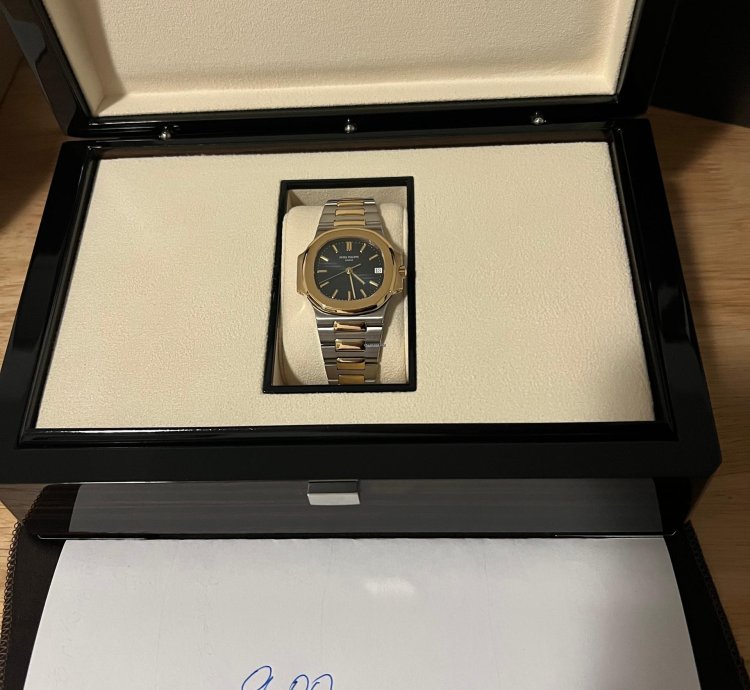 Patek Philippe Nautilus Recently Servised Original Box Wooden Box And Travel Case