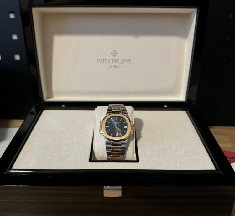 Patek Philippe Nautilus Recently Servised Original Box Wooden Box And Travel Case