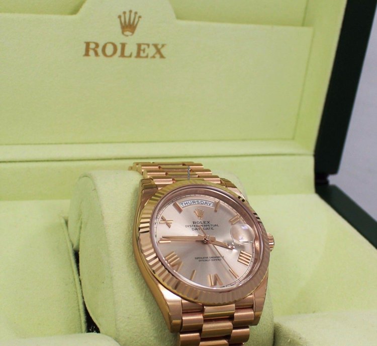 Rolex Day-date 40 President 40mm Day-date 228235 18k Rose Gold Sundust Unworn