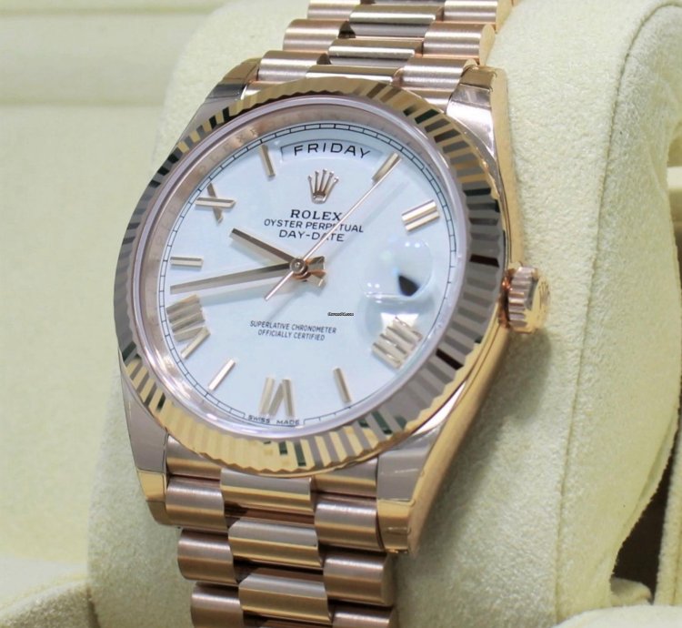 Rolex Day-date 40 President 40mm Day-date 228235 18k Rose Gold White Roman Dial Unworn