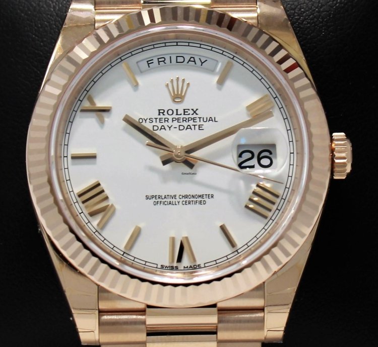 Rolex Day-date 40 President 40mm Day-date 228235 18k Rose Gold White Roman Dial Unworn