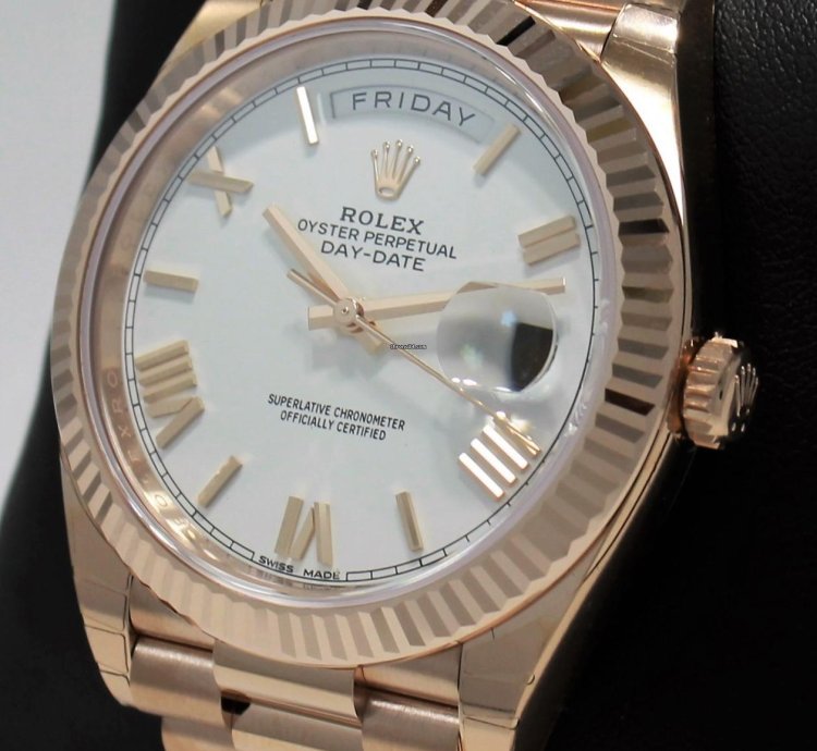 Rolex Day-date 40 President 40mm Day-date 228235 18k Rose Gold White Roman Dial Unworn