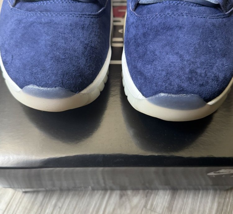 Jordan 11 Retro Low Derek Jeter Re2pect