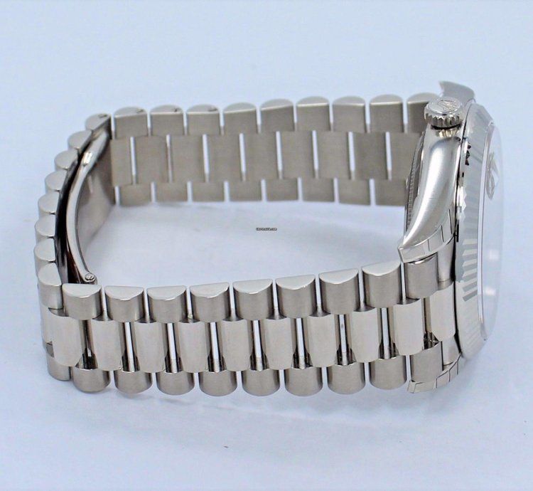 Rolex Day-date 40 President 40mm Day-date 228239 18k White Gold Green Roman Dial Unworn