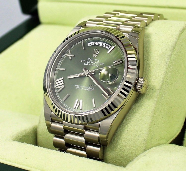 Rolex Day-date 40 President 40mm Day-date 228239 18k White Gold Green Roman Dial Unworn