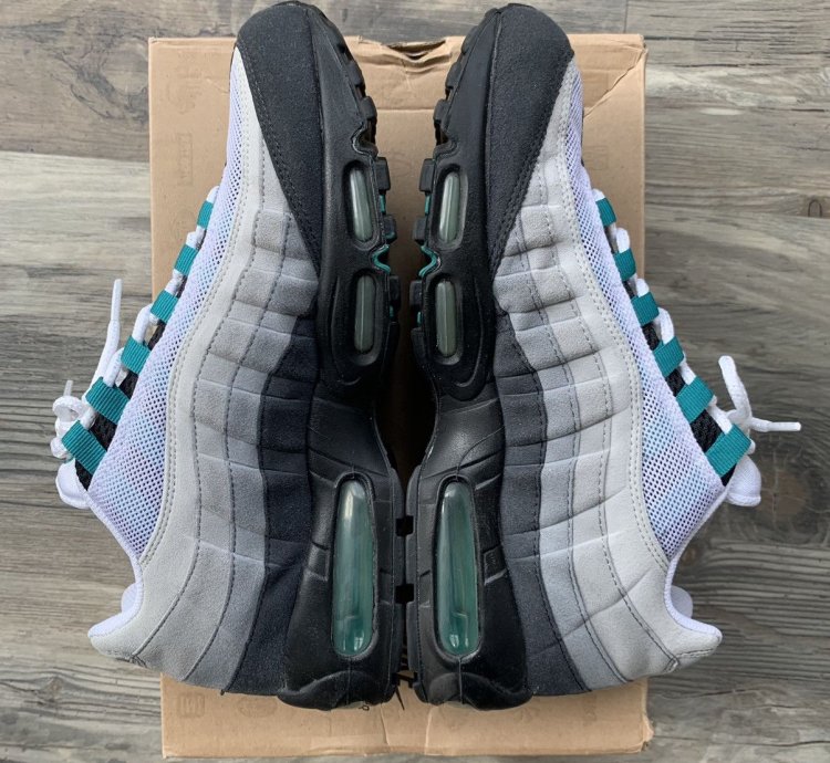 2009 Nike Air Max 95 Fresh Water Size 9