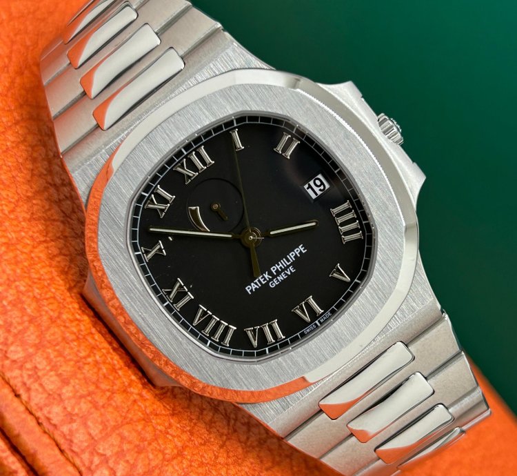 Patek Philippe Nautilus Ref 3710 1a-001 - Perfect Condition - Year 2005