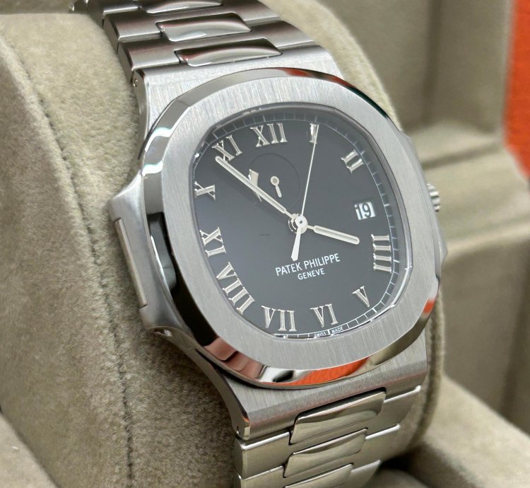Patek Philippe Nautilus Ref 3710 1a-001 - Perfect Condition - Year 2005