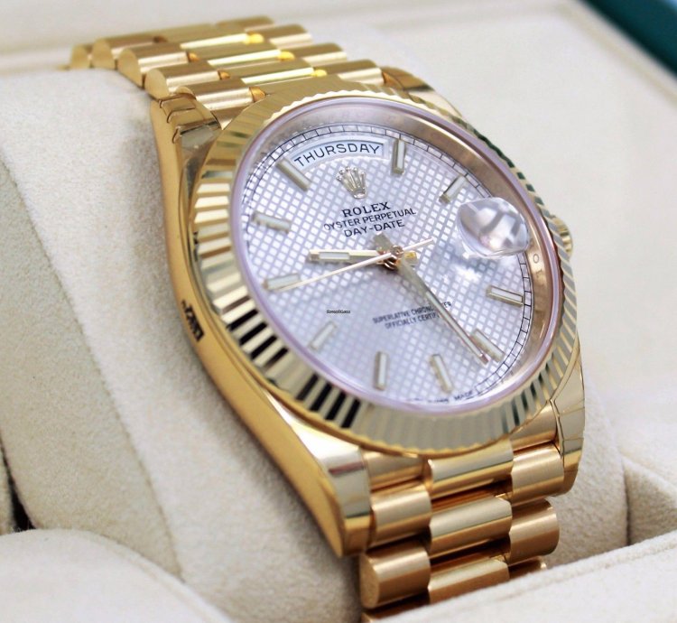 Rolex Day-date 40 President Day-date 228238 18k Yellow Gold Silver Motif Dial