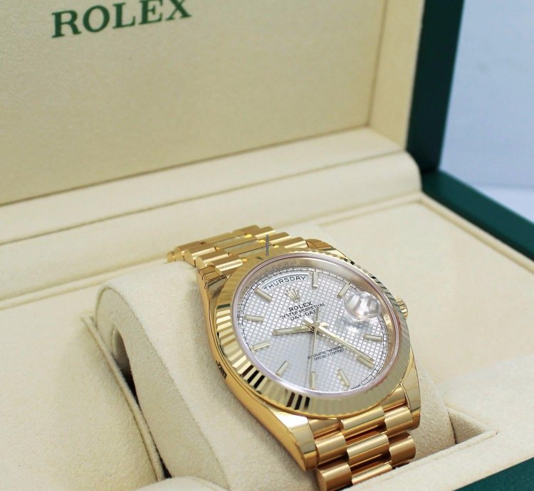 Rolex Day-date 40 President Day-date 228238 18k Yellow Gold Silver Motif Dial